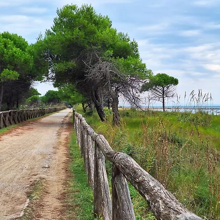 Apartment Private Garden And 3 Shared Pools In 4 Bibione